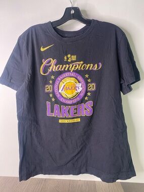 Nike Los Angeles Lakers 2020 Champions Short Sleeve Tee Size Men’s Large - 1421